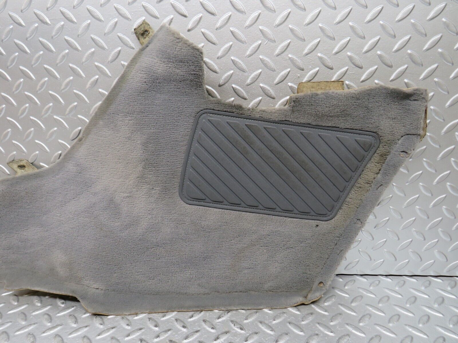 30329 Mercedes-Benz W124 230E Centre Console Carpet Right Side Grey