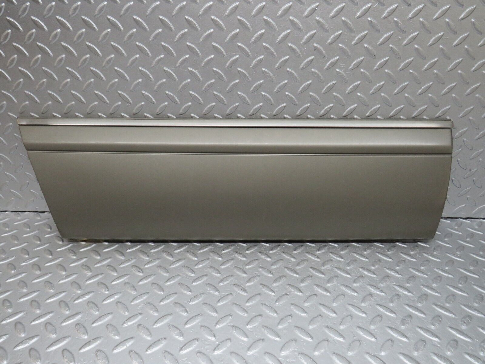 35965 Mercedes-Benz W126 420SE Rear Right Door Moulding Trim 1266904040