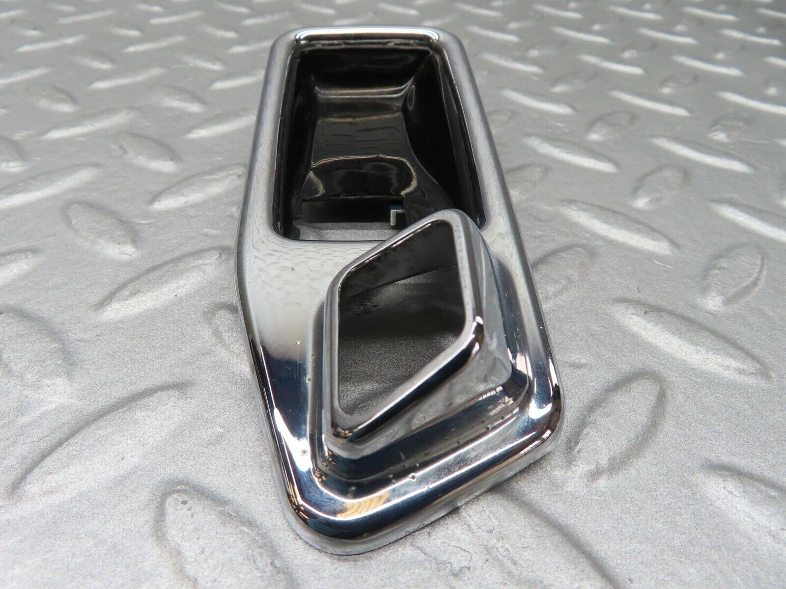 16058 Mercedes-Benz W123 280E Chrome Frame For Door Opener Right 1167660211