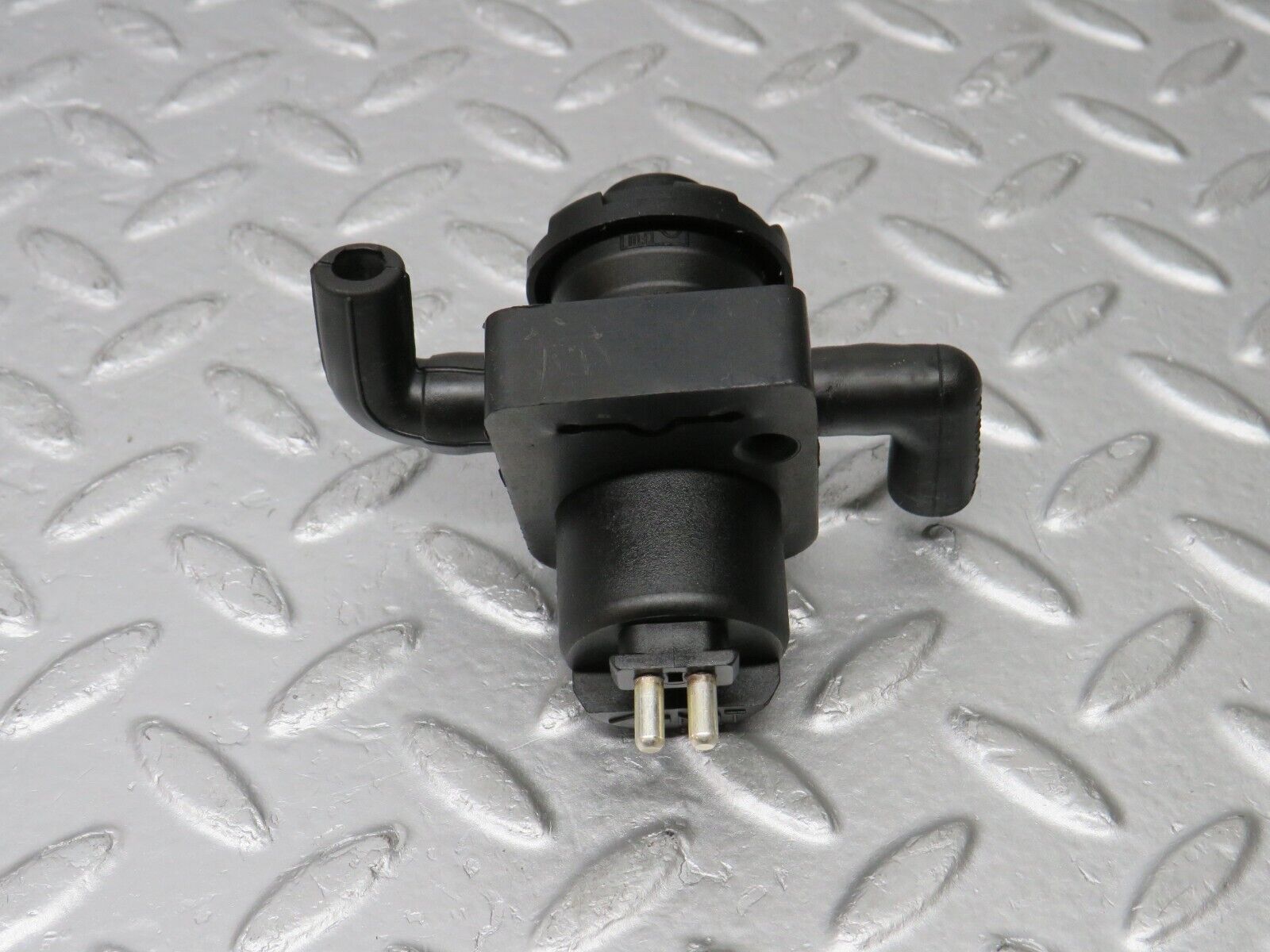 38326 Mercedes-Benz R129 280SL Coupe Fuel Regeneration Valve 0011409960 1201411240