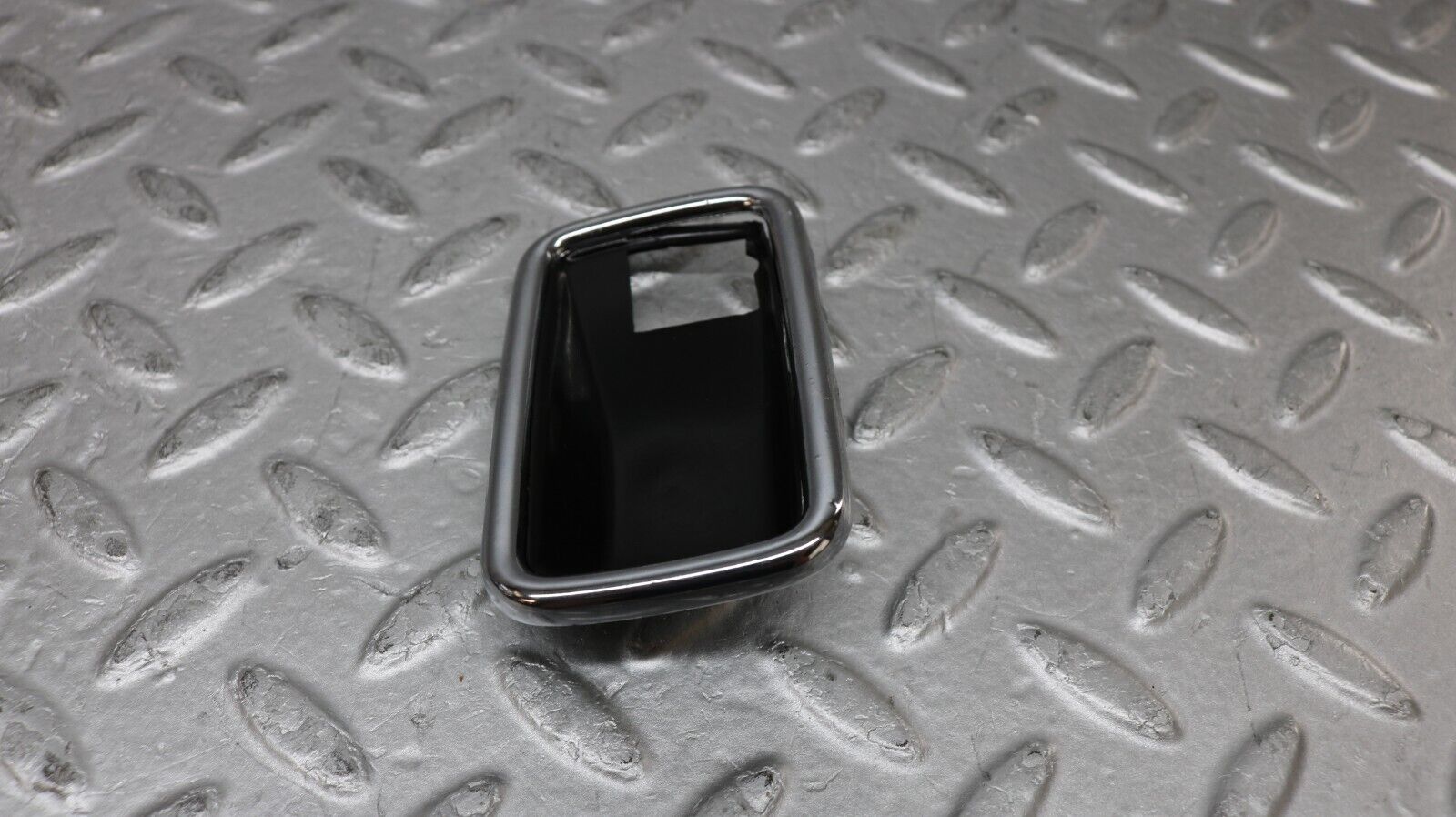 37259 Mercedes-Benz W109 300SEL Chrome Frame For Door Opener Right 1087660611