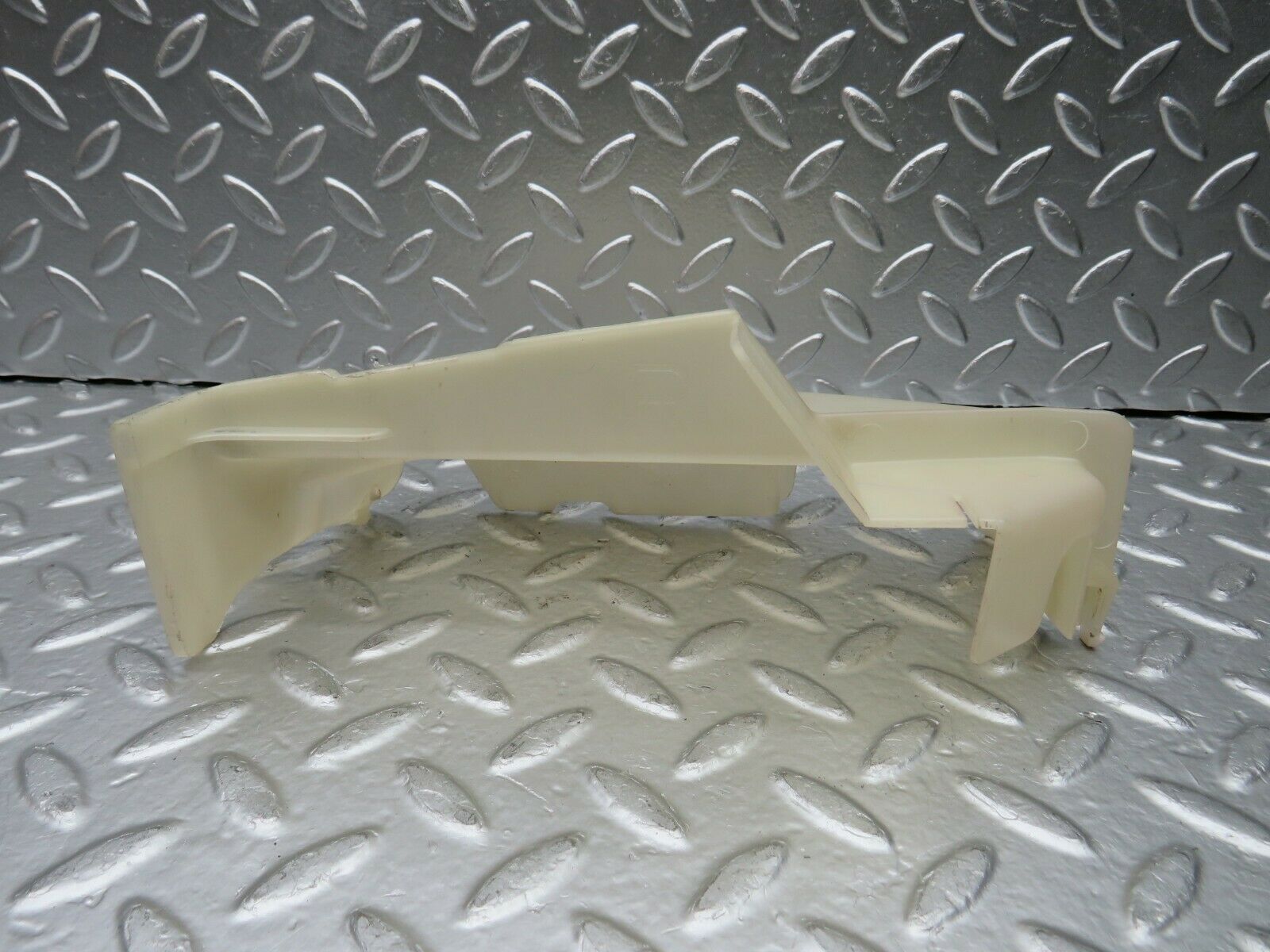 22448 Mercedes-Benz C124 E220 Right Door Lock Mechanism Cover 1247232008