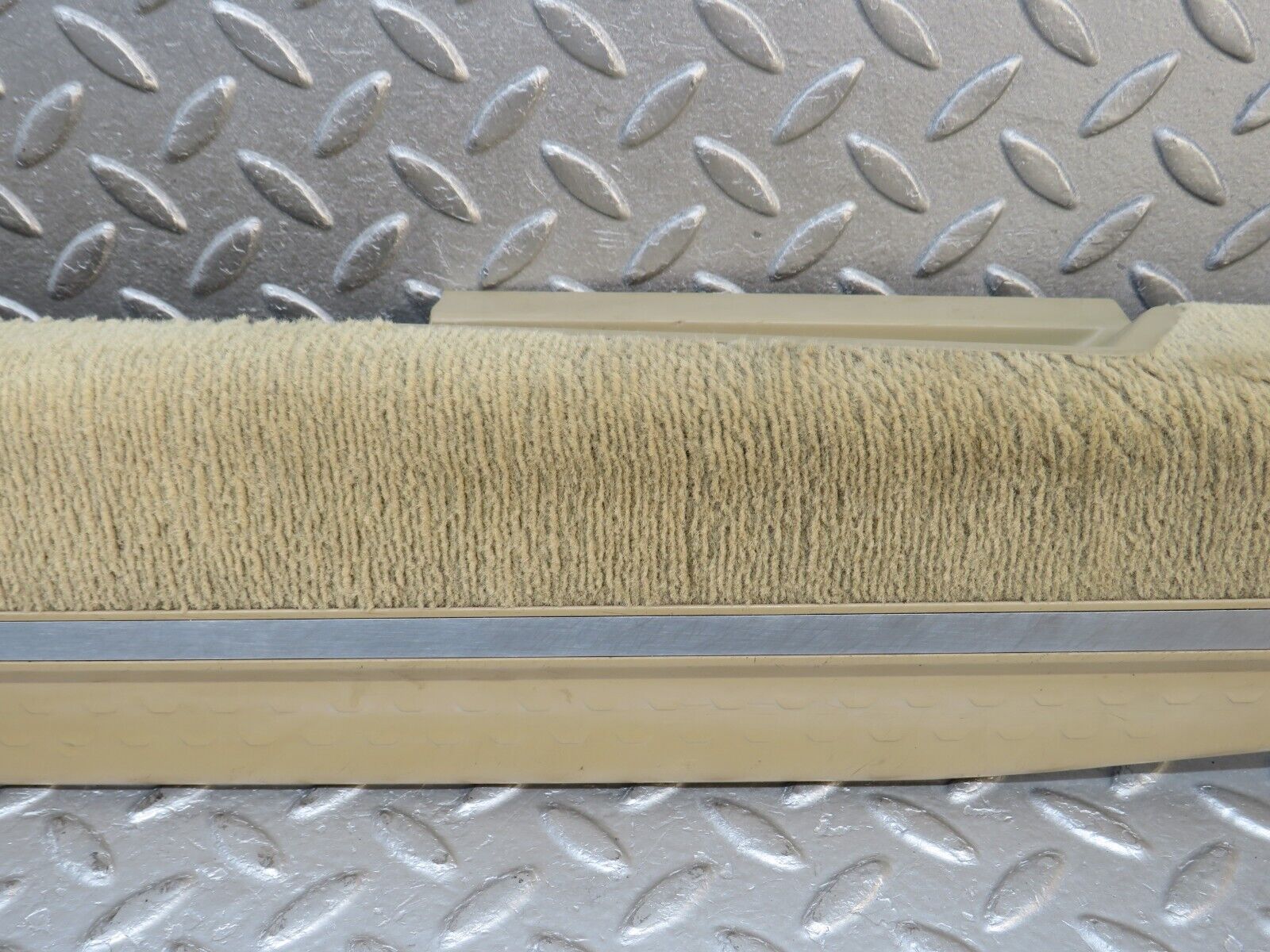 38284 Mercedes-Benz R129 280SL Coupe Right Door Sill Cover Beige 1296800235