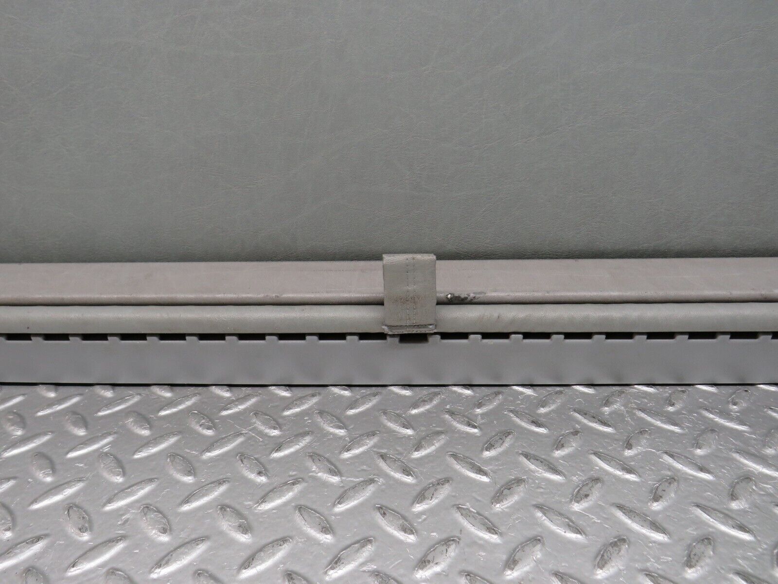 31499 Mercedes-Benz S124 220TE Wagon Trunk Roll Compartment Cover