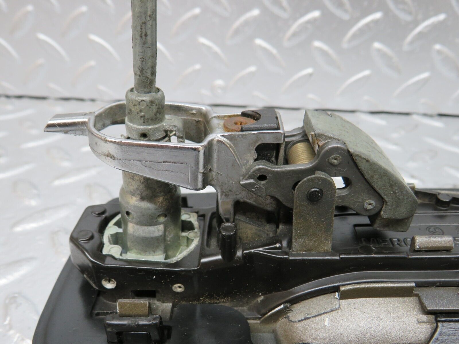 34398 Mercedes-Benz C126 380SEC Coupe Right Exterior Door Handle No Key