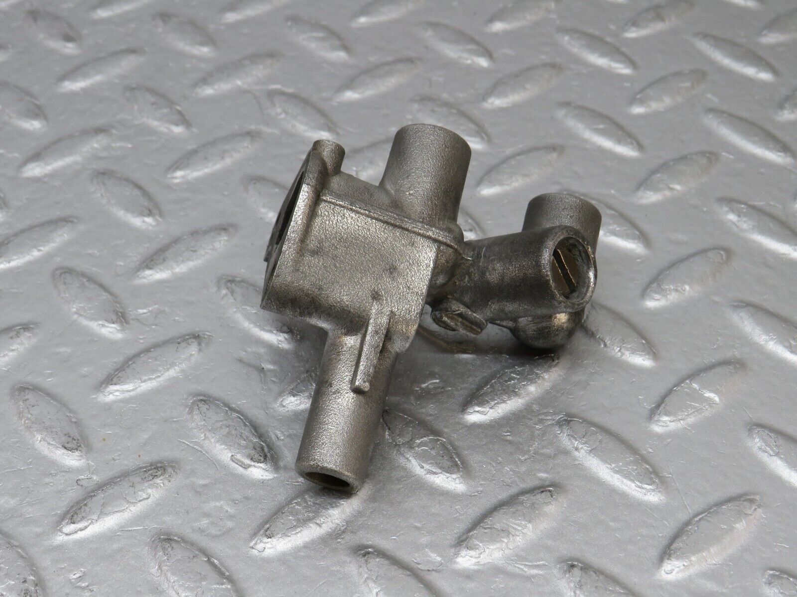 36580 Mercedes-Benz W201 190E 2.0L Idle Control Valve 1020941212