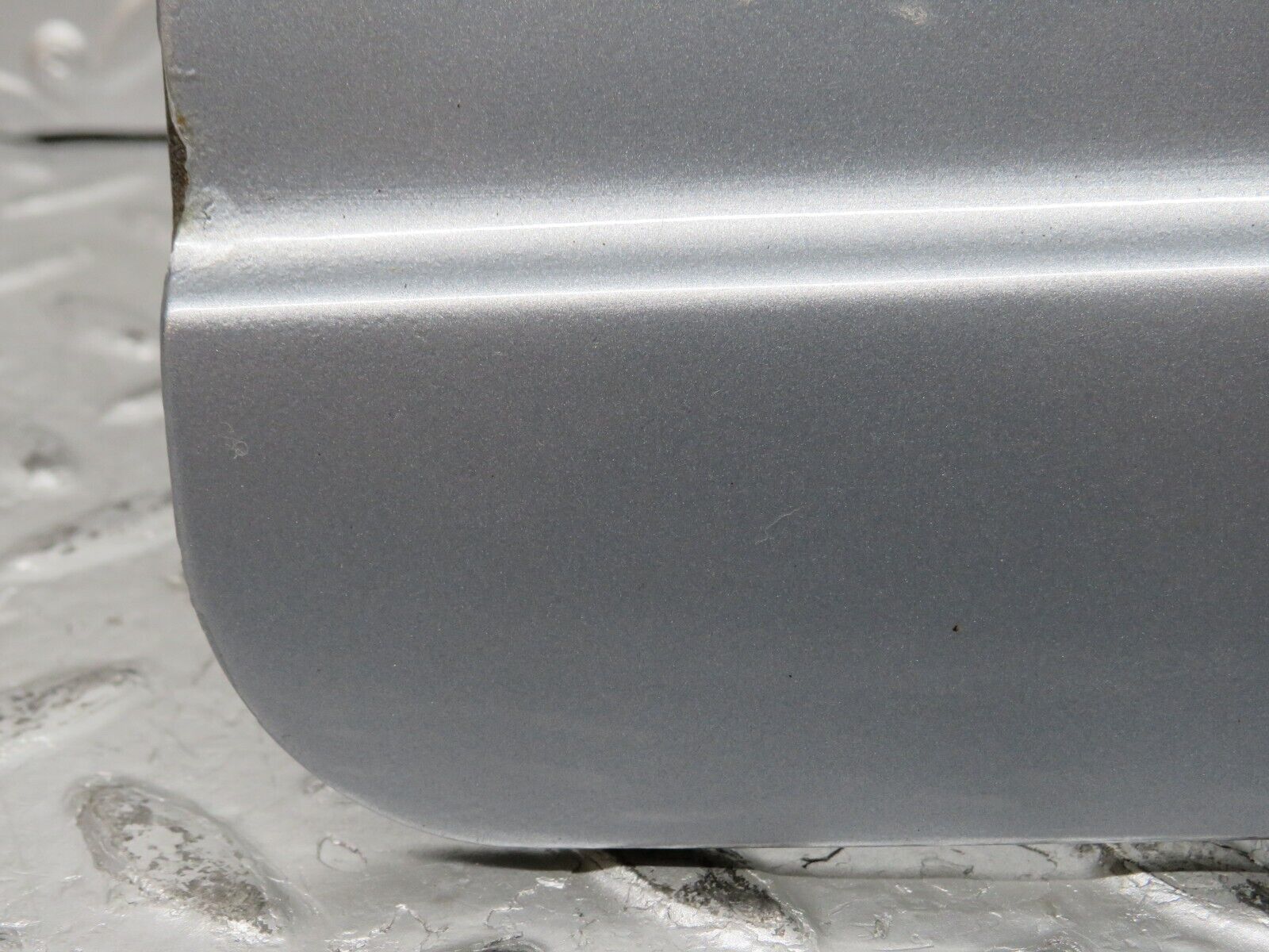 32064 Mercedes-Benz W123 230E Fuel Tank Flap Cap 1235840039