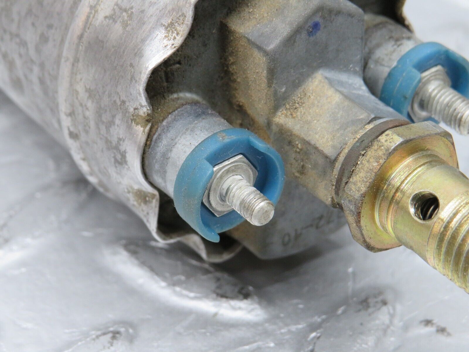 38584 Mercedes-Benz R129 280SL Coupe Fuel Pump Bosch 0580254950