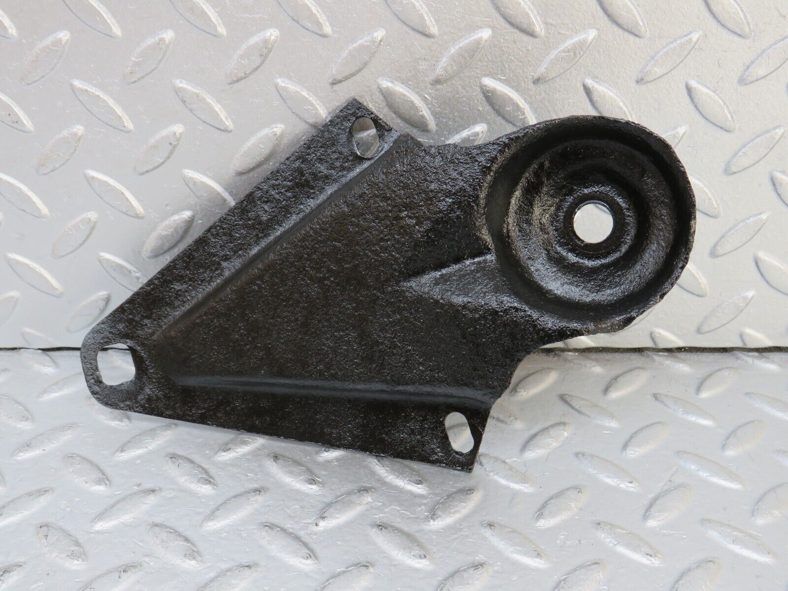 35786 Mercedes-Benz W108 Rear Suspension Axle Mounting Bracket