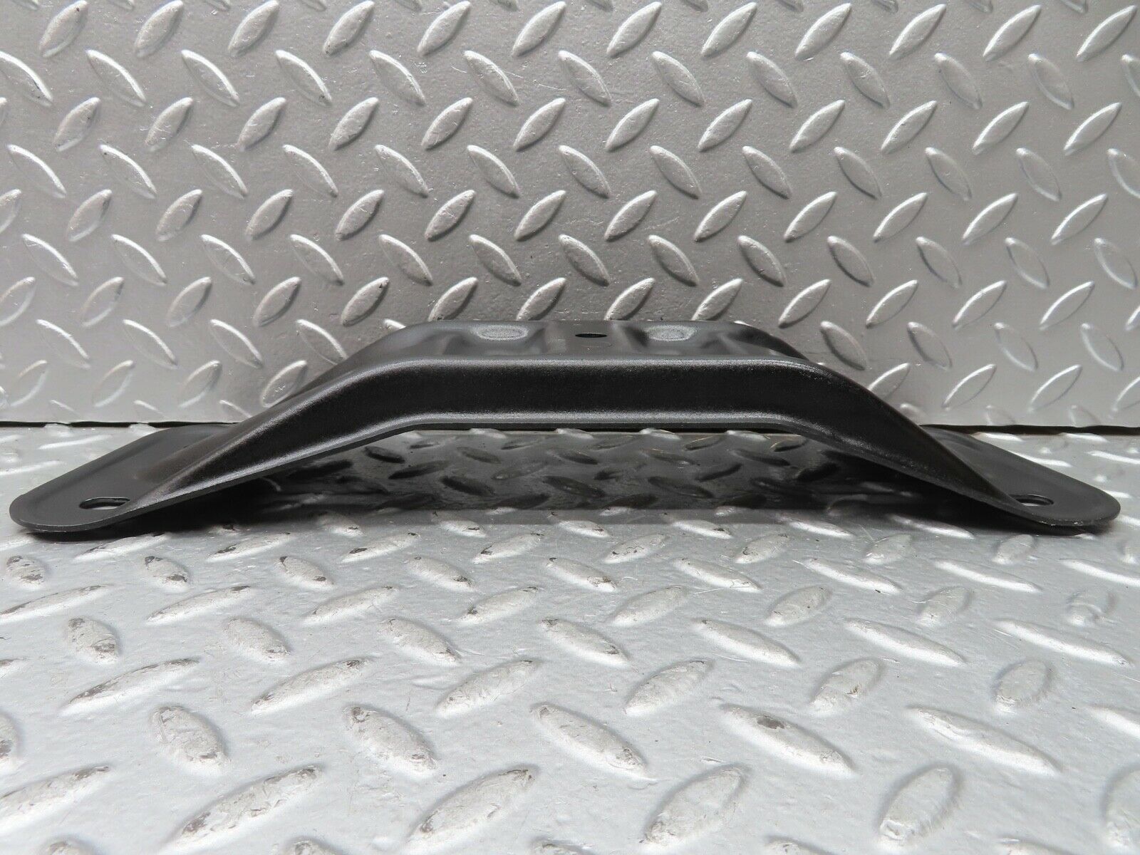 21529 Mercedes-Benz W126 300SE Gearbox Mount Bracket