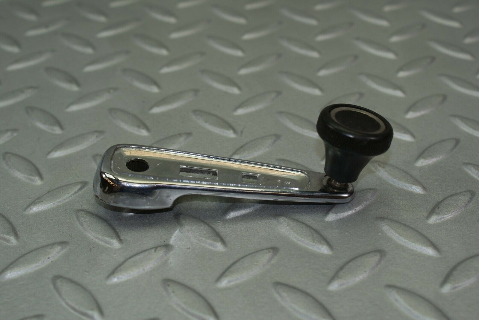 3194 Mercedes-Benz W115 220D Window Lifter Crank Handle