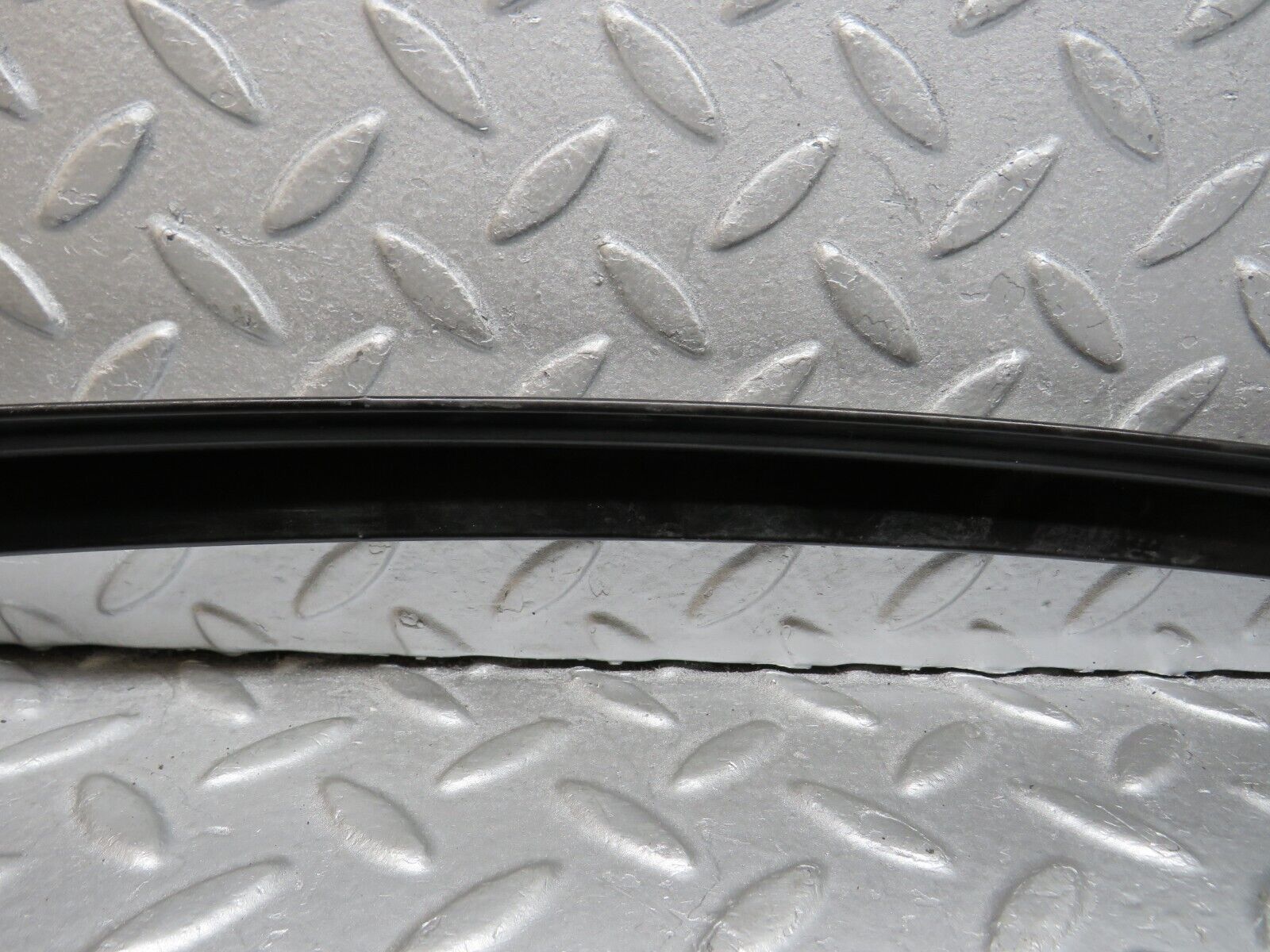 39661 Mercedes-Benz R129 320SL Coupe Right Door Rear Window Channel