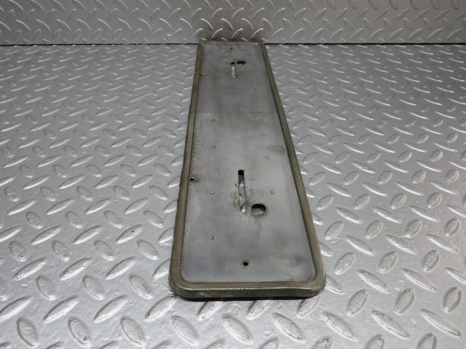 40356 Mercedes-Benz W110 230 Rear Chrome number Plate Holder