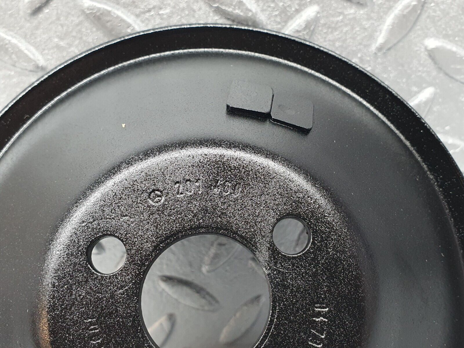 41533 Mercedes-Benz W124 200E Power Steering Pump Pulley 2014600479