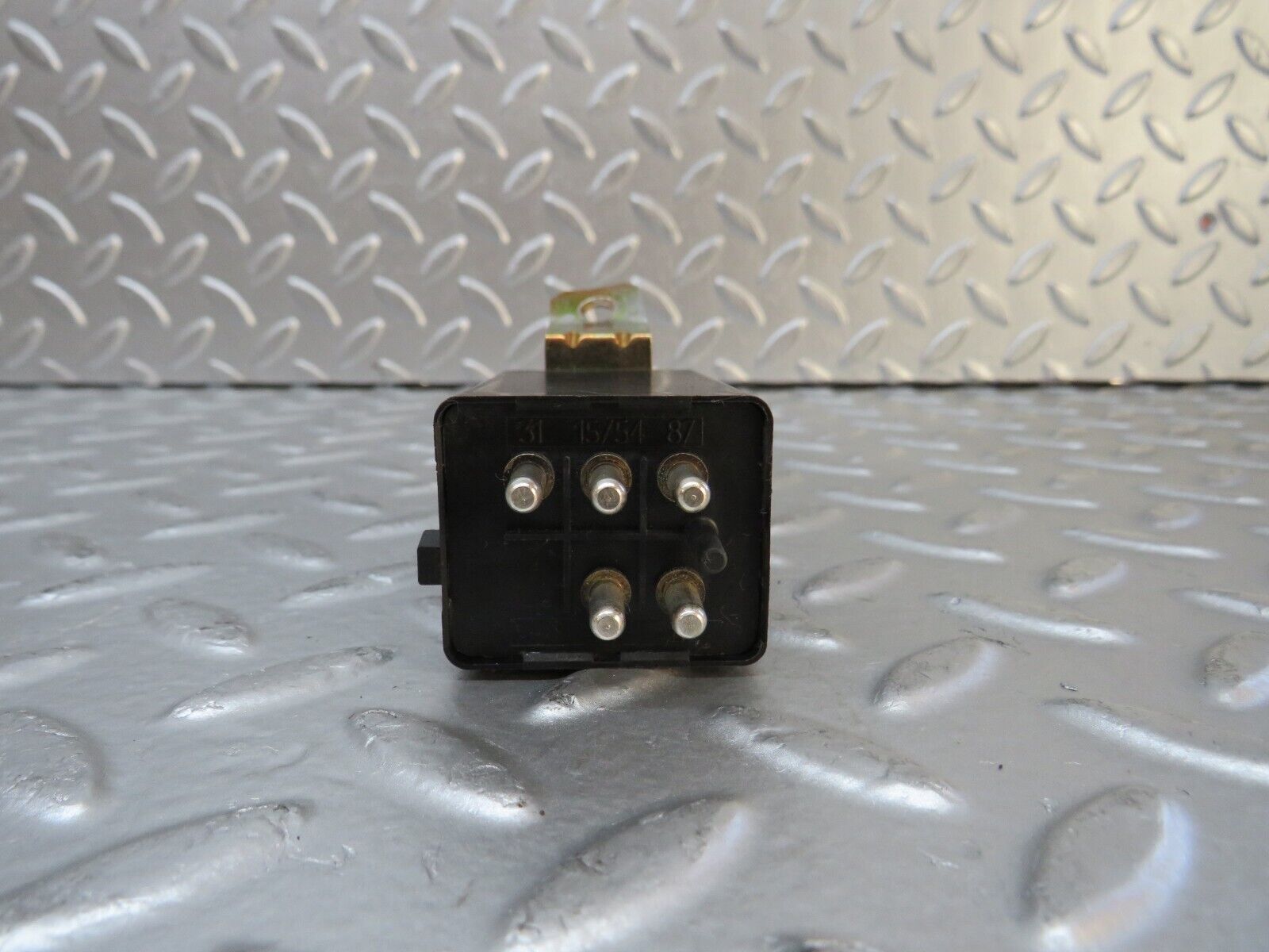 29834 Mercedes-Benz W123 230E Rear Heated Window Relay 1078200010