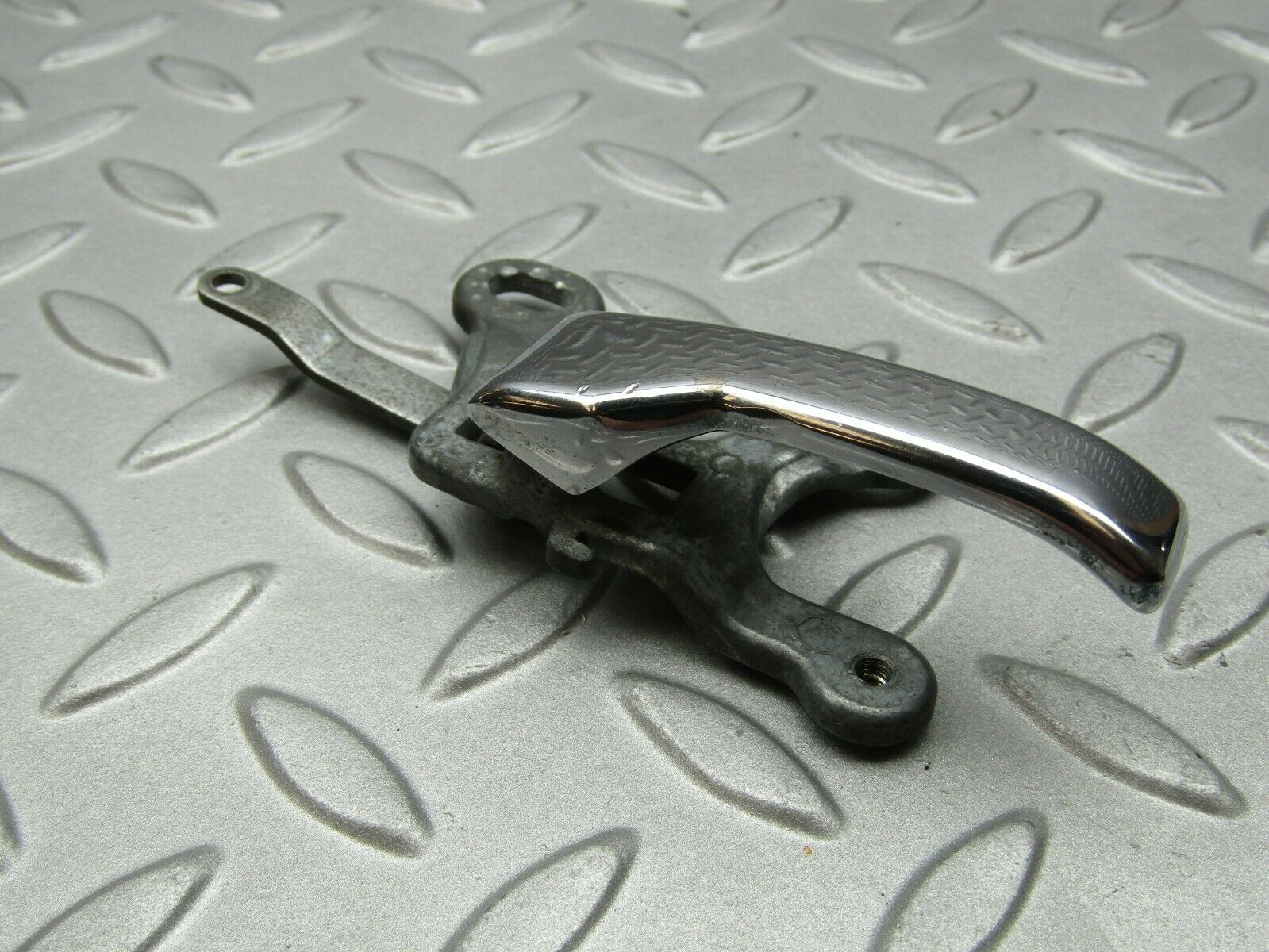 3302 Mercedes-Benz W108 280SE Chrome Door Handle Right 1157660419