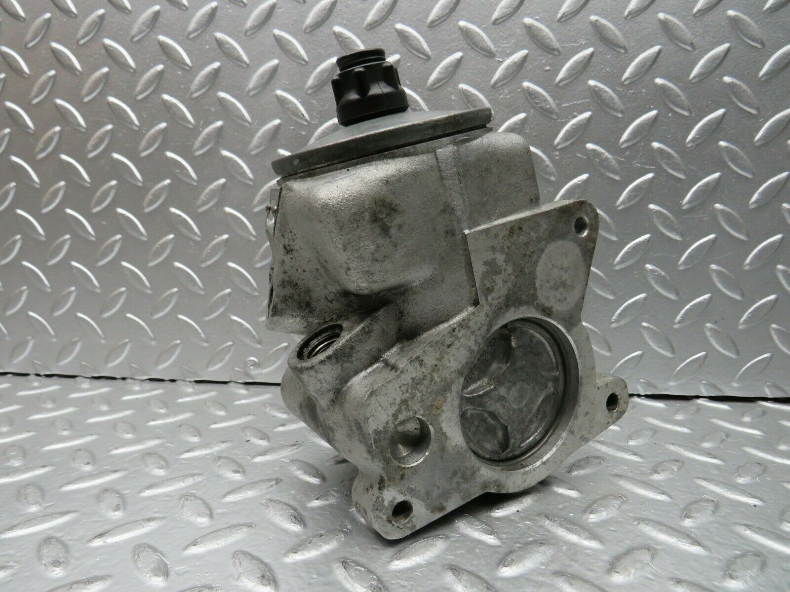 24116 Mercedes-Benz W123 280E Power Steering Pump 7672900448 1264601380