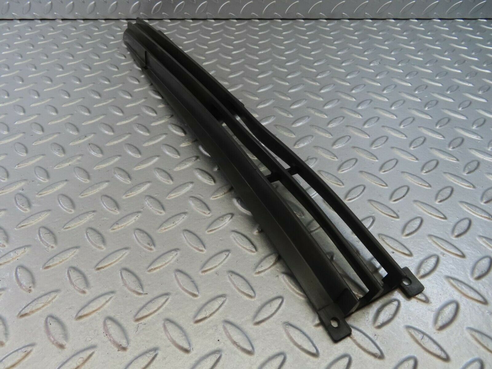 8863 Mercedes-Benz W115 Front Lower Grill Right