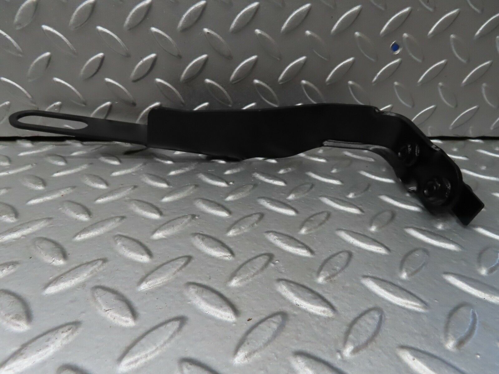 19457 Mercedes-Benz C140 CL420 Coupe Exhaust Bracket Pair 1404923341