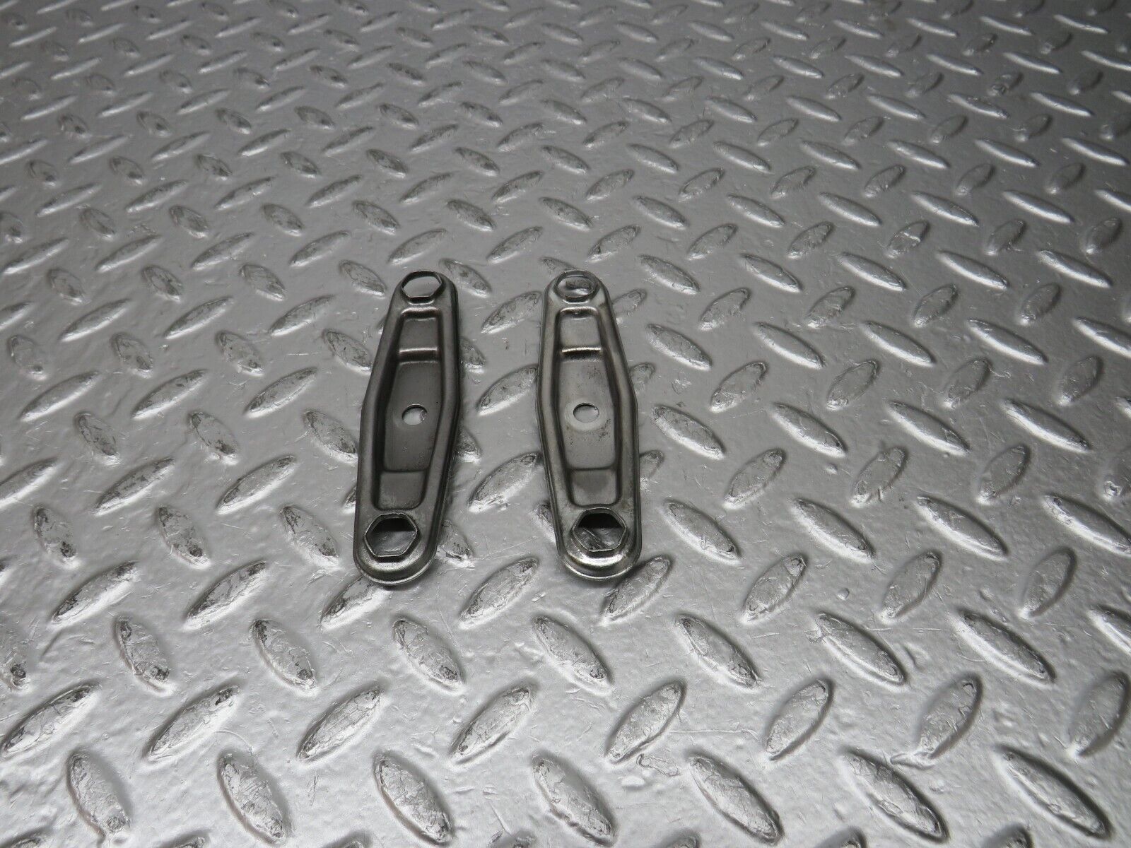 31778 Mercedes-Benz W201 190LE 1.8L Fuel Injector Bracket