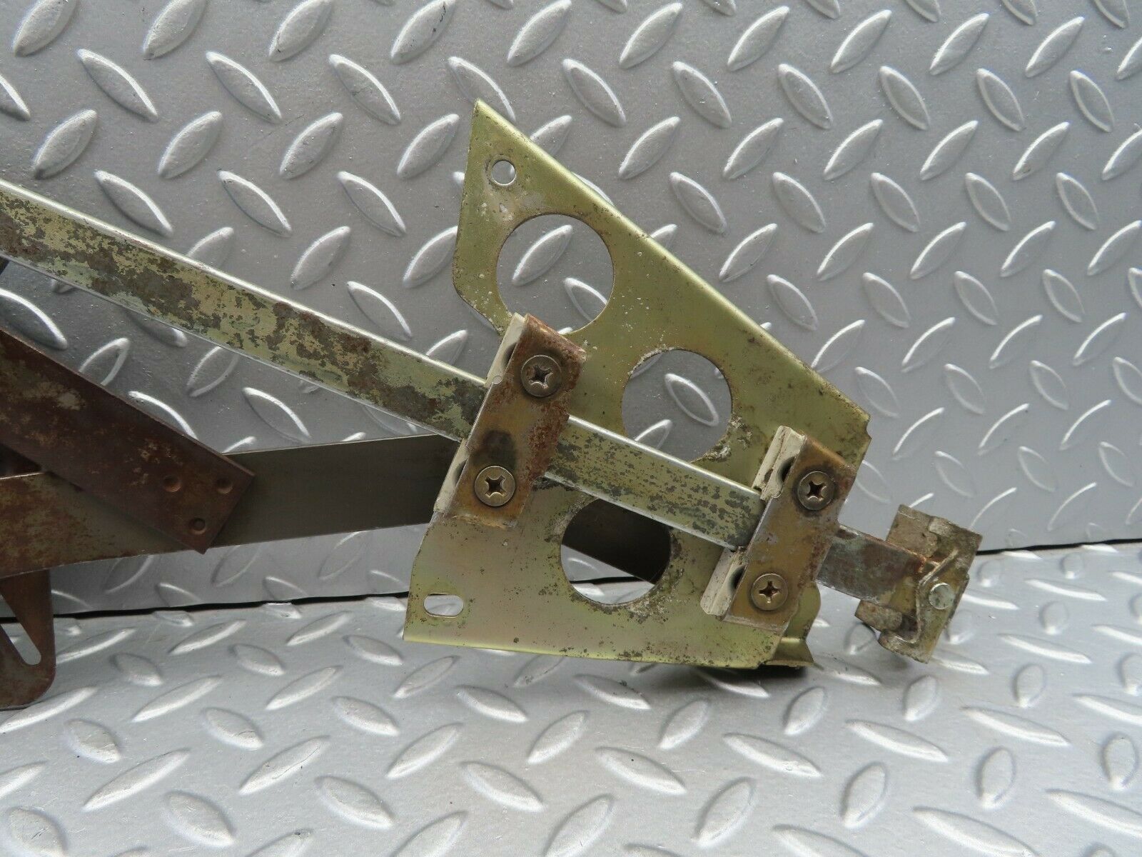 7172 Mercedes-Benz C107 350SLC Coupe Rear Right Power Window Regulator