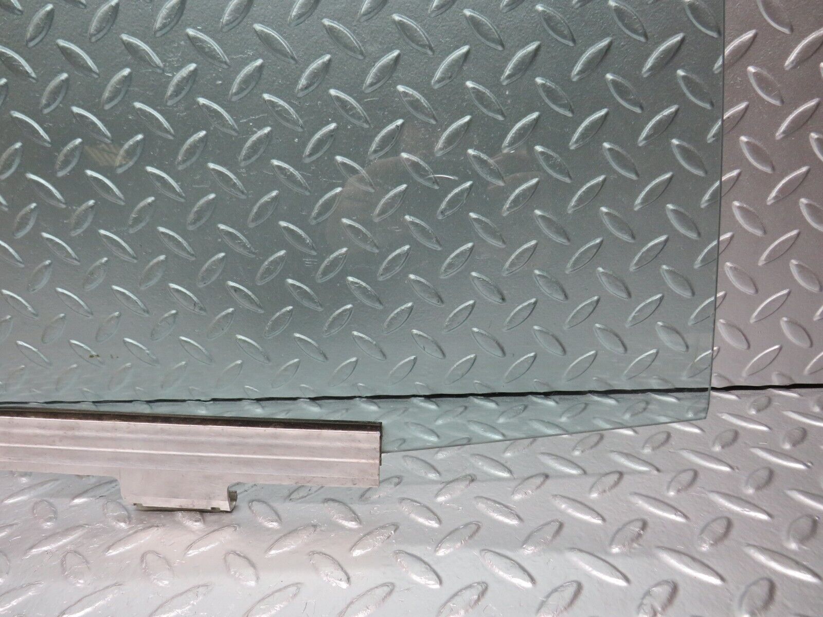 30928 Mercedes-Benz W201 190E 2.0L Rear Right Door Window Glass