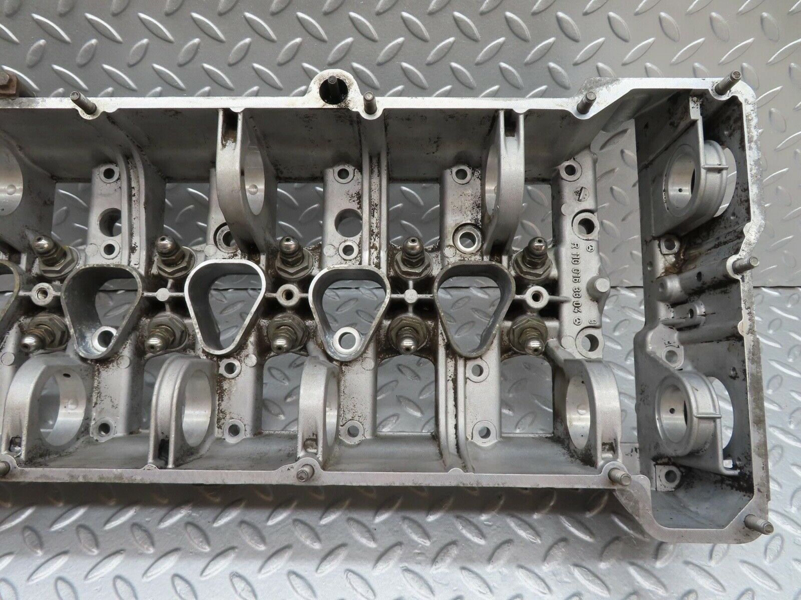 16071 Mercedes-Benz W123 280E Camshaft Bearing Casing 1100163304