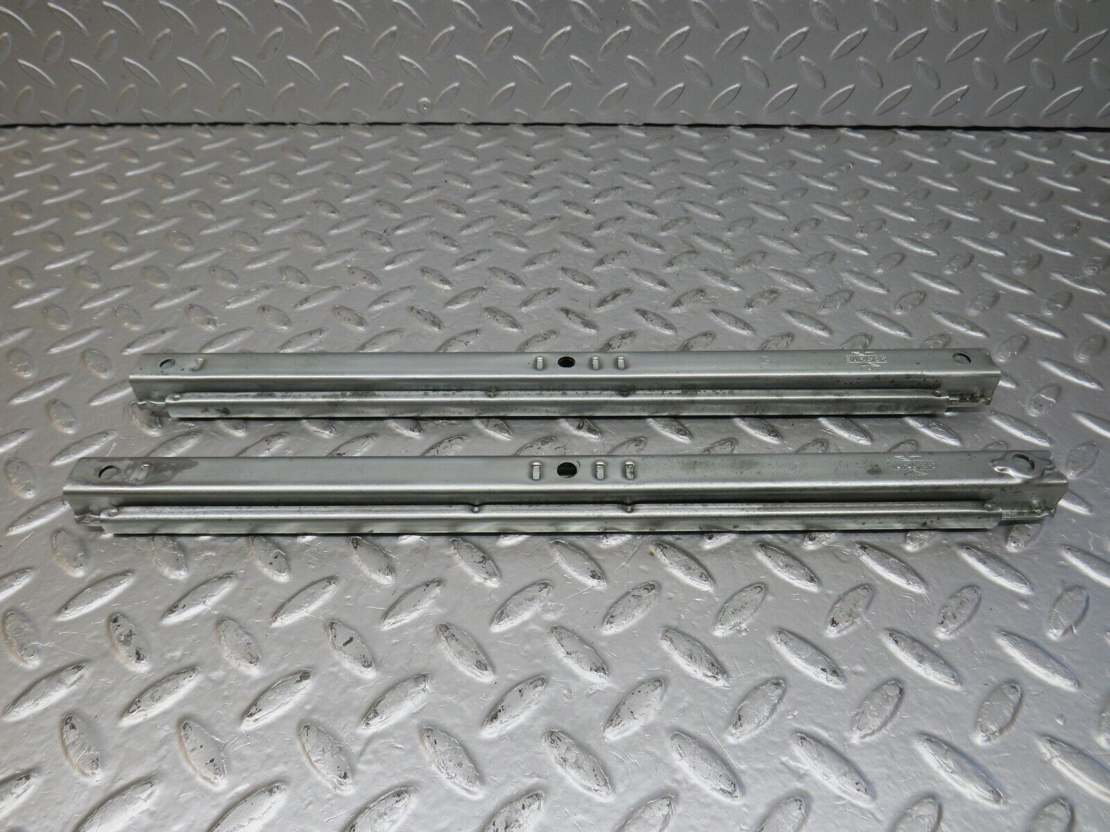 33887 Mercedes-Benz C123 230CE Coupe Front Right Seat Rail Pair