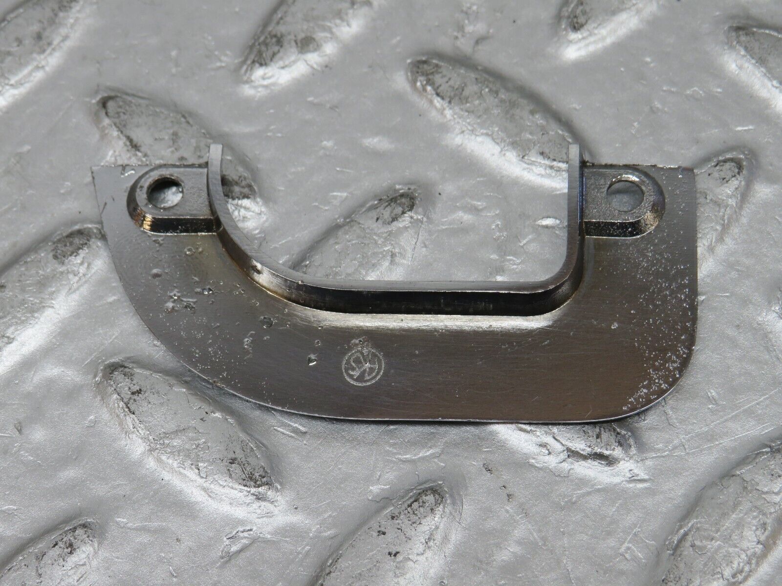 0869 Mercedes-Benz C107 350SLC Coupe Interior Chrome Door Latch Trim Left Side