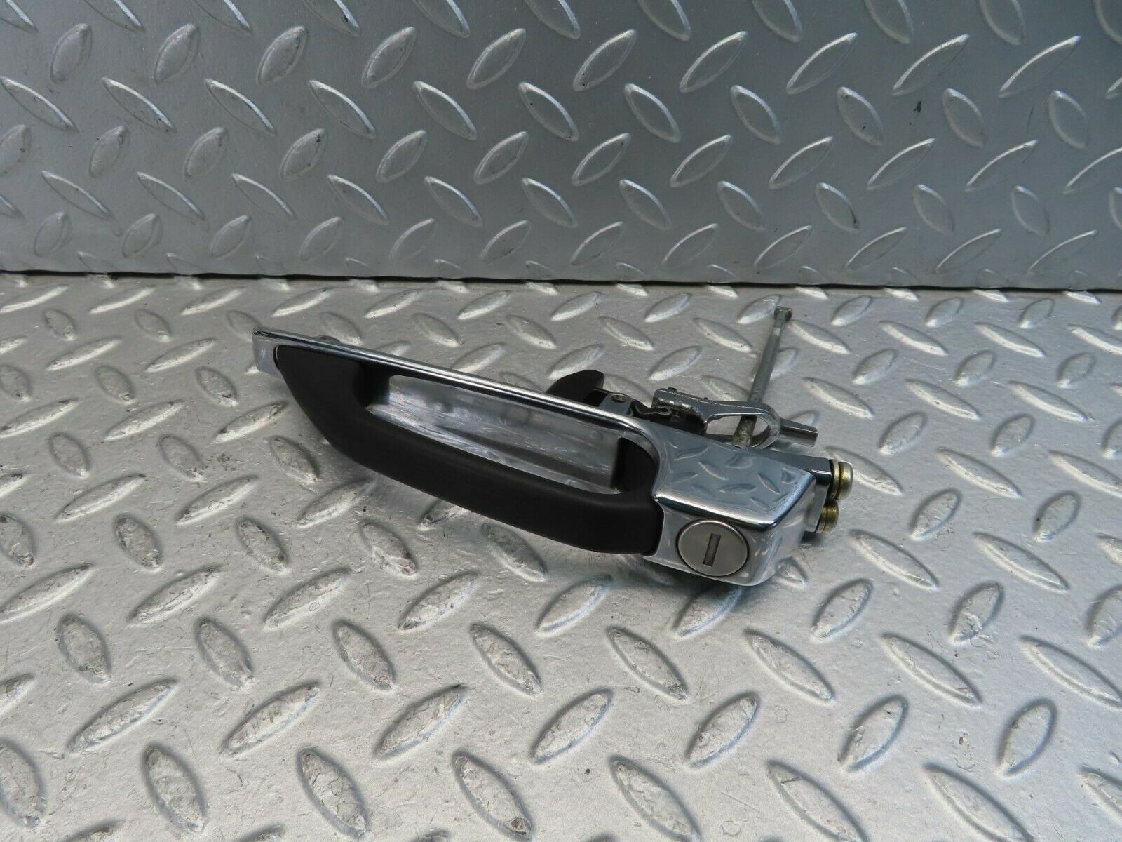 11413 Mercedes-Benz C123 230CE Coupe Chrome Door Handle Front Left No Key