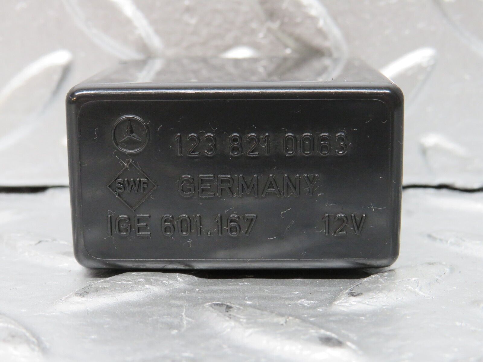 31020 Mercedes-Benz W123 230E Wiper Control Relay 1238210063