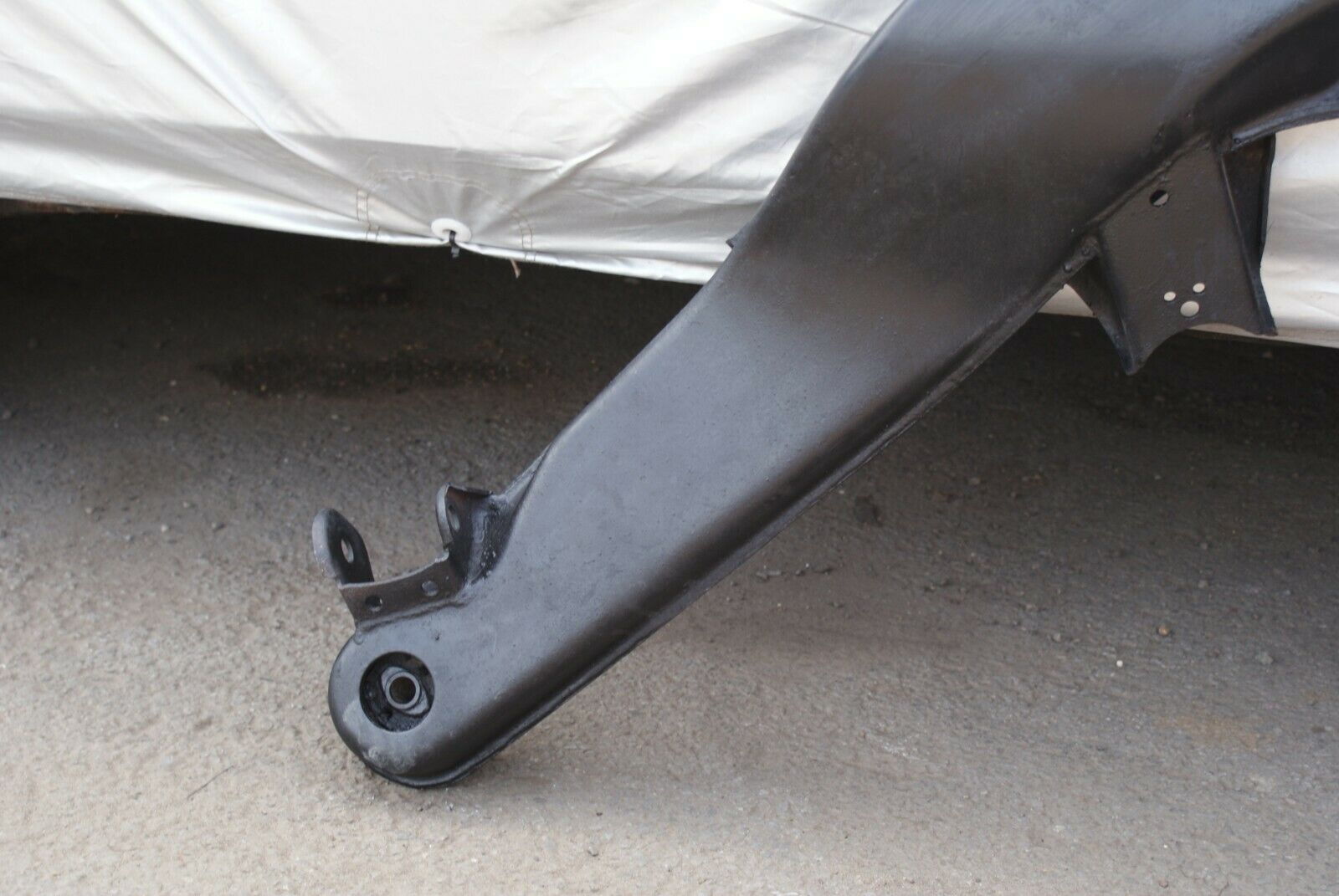 3174 Mercedes-Benz W115 220D Rear Subframe Axle Carrier Suspension