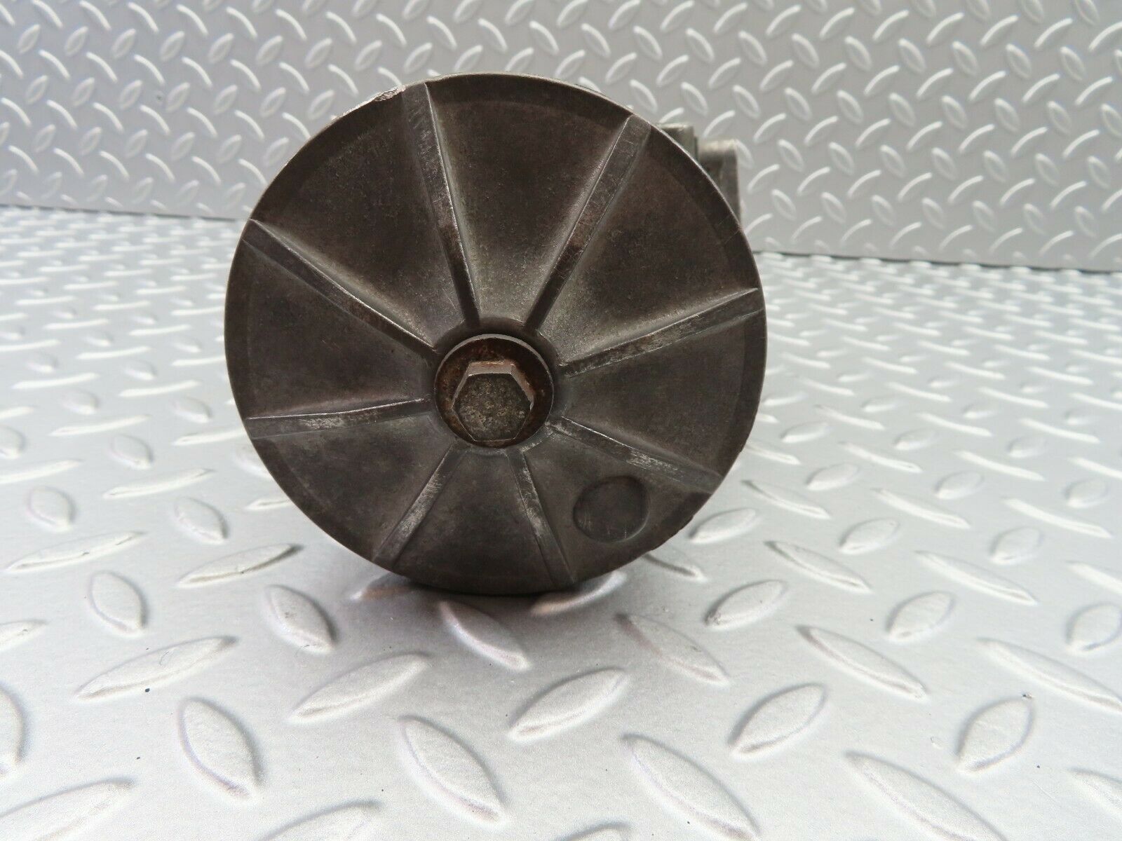 6413 Mercedes-Benz W126 380SE Oil Filter Housing 1171802211