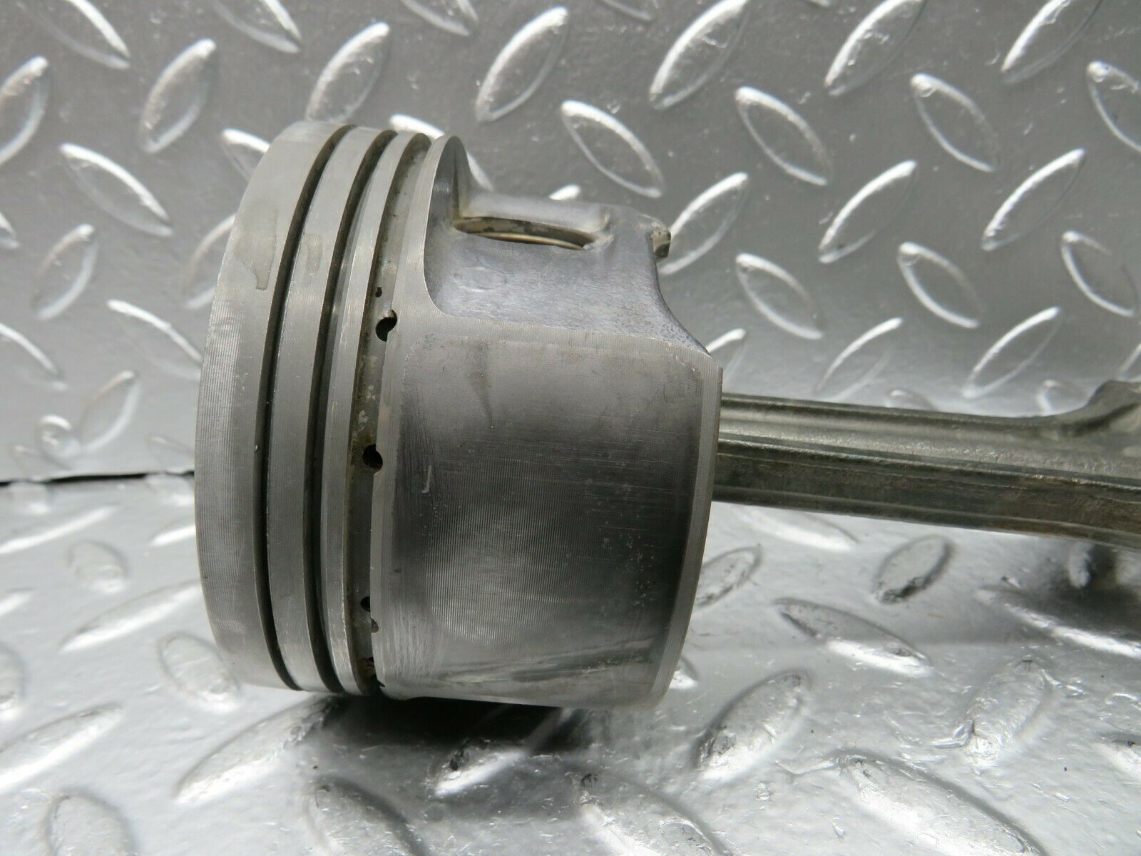 22470 Mercedes-Benz C124 E220 Coupe Piston With Connecting Rod 89.9 mm