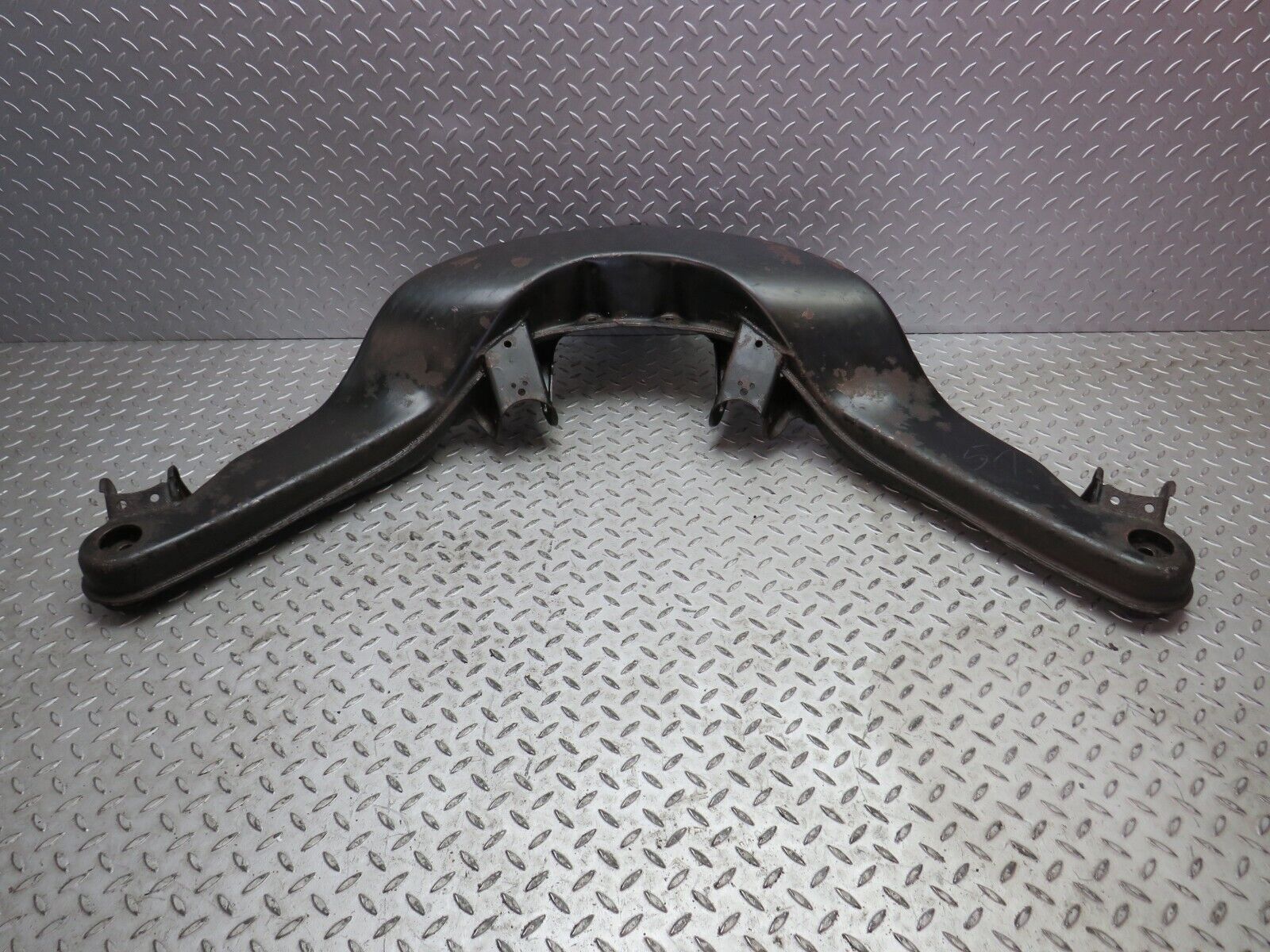 5524 Mercedes-Benz W114 280CE Coupe Rear Subframe Axle Carrier