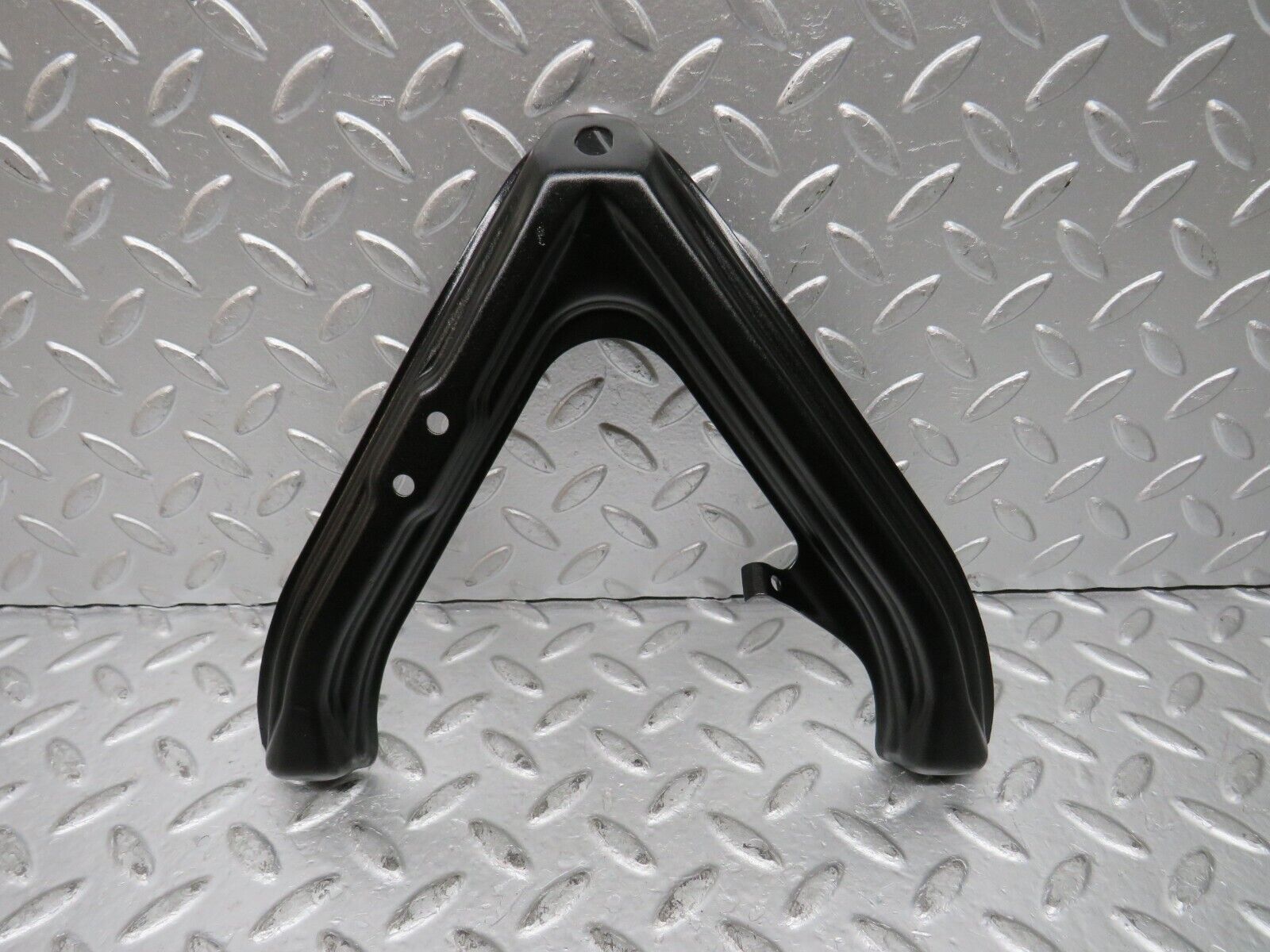 29907 Mercedes-Benz W123 230E Air Intake Manifold Bracket
