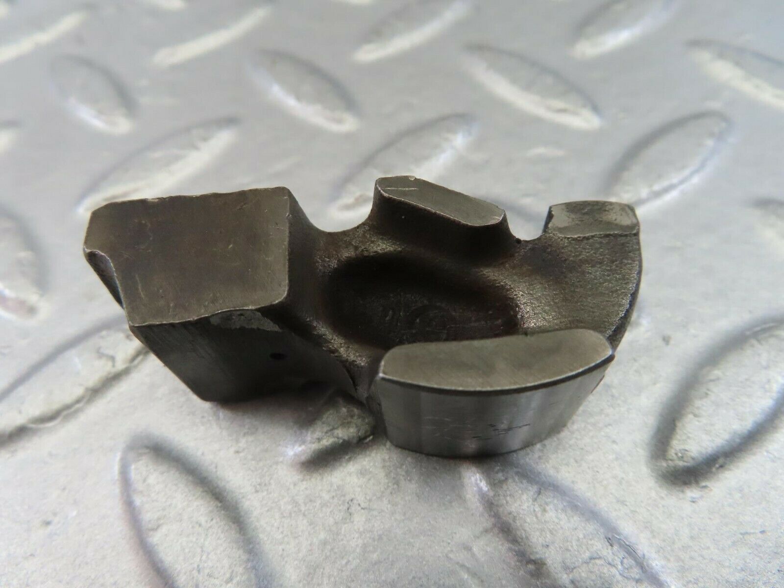 9868 Mercedes-Benz C123 280CE Coupe Valve Rocker Arm With Retaining Spring