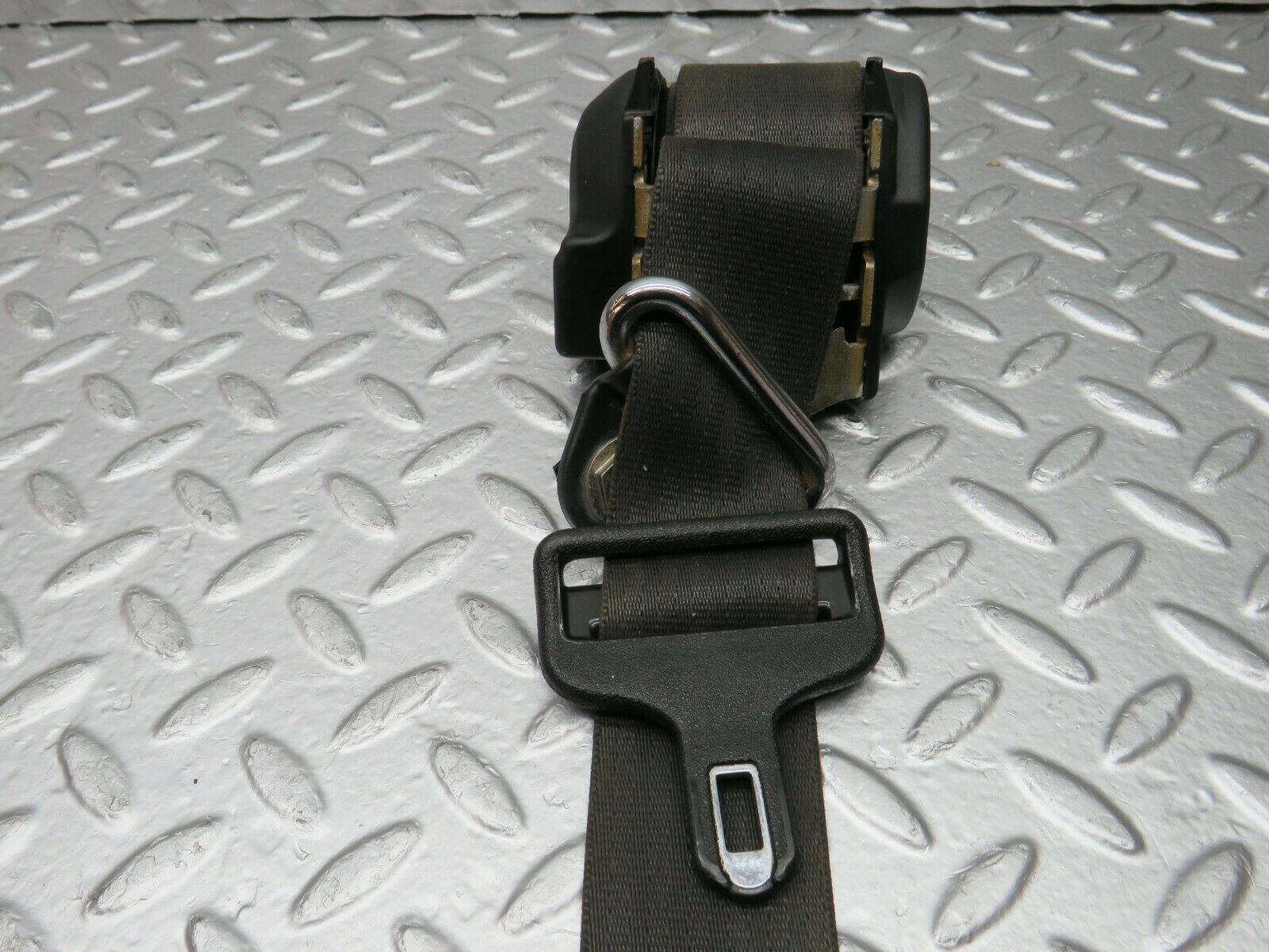 24098 Mercedes-Benz W123 280E Front Right Seat Belt With Buckle 1238602686