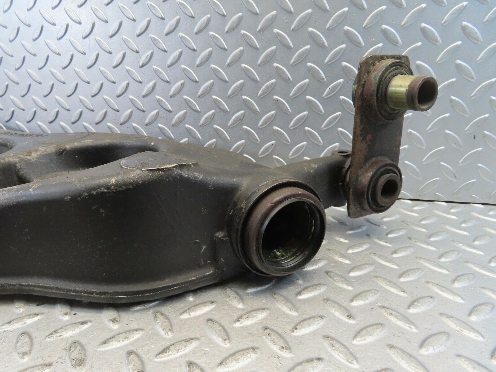 11626 Mercedes-Benz W126 Trailing Arm Control Arm Rear Left 1263520404