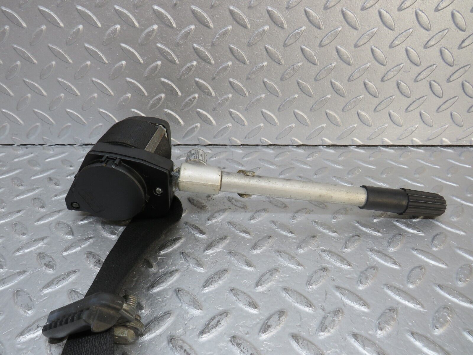 37164 Mercedes-Benz C126 420SEC Coupe Front Left Seat Belt No Buckle 1268606886