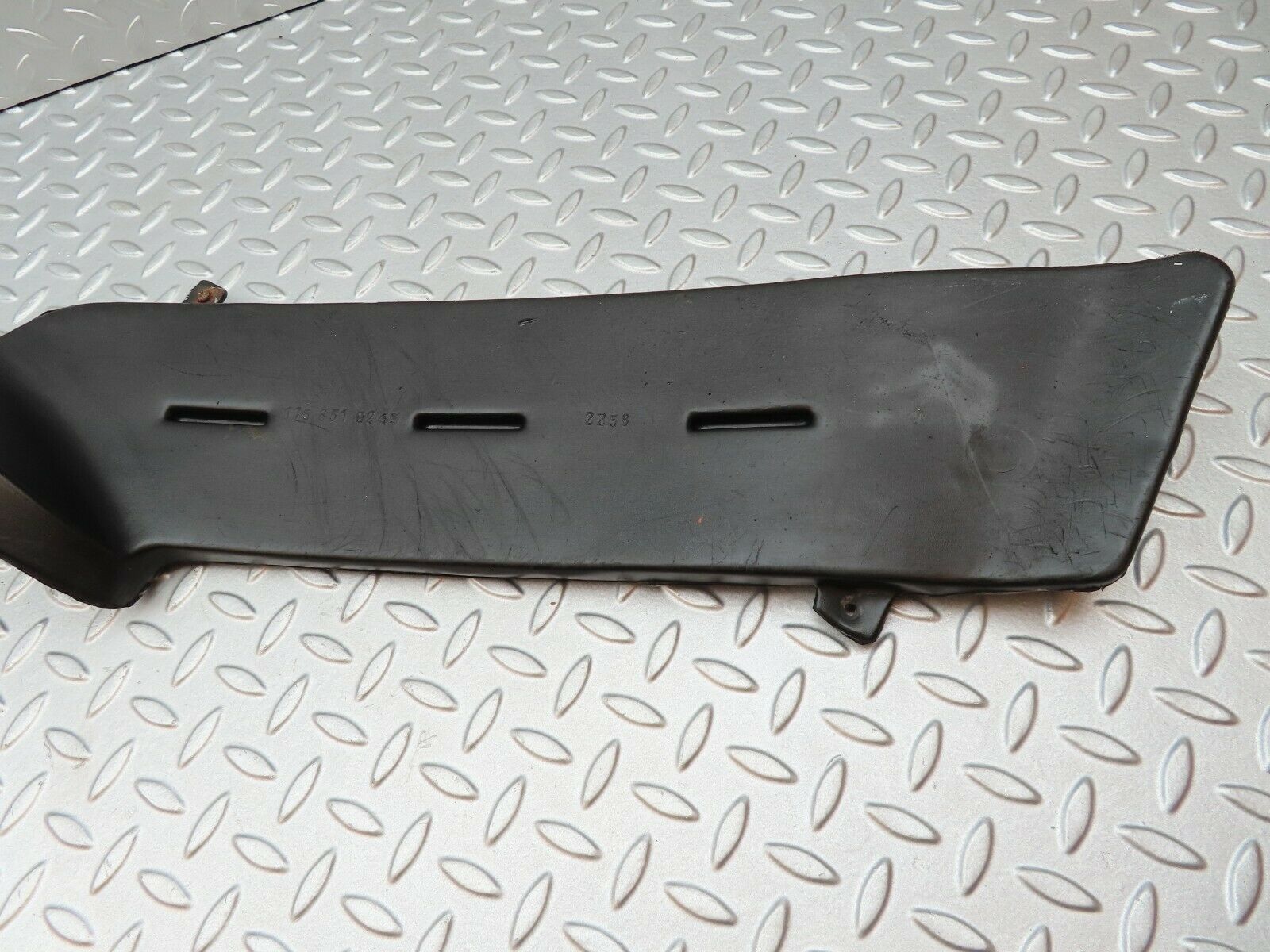 4606 Mercedes-Benz W114 280CE Coupe Air Duct Heater Ventilation R 1158310245