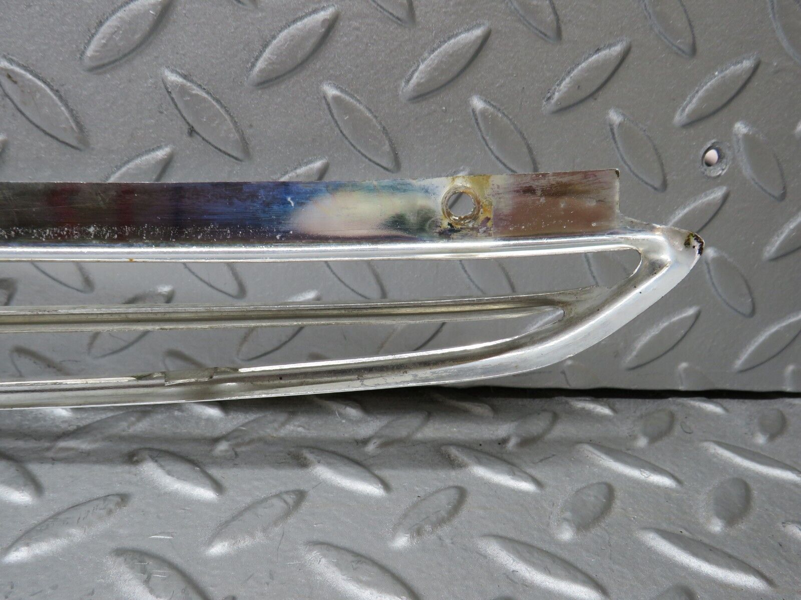 37373 Mercedes-Benz W109 300SEL Air Intake Chrome Grill