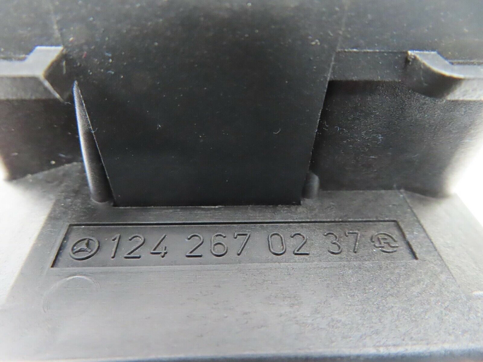 14598 Mercedes-Benz W201 190E Automatic Gear Shift Selector 1242670237