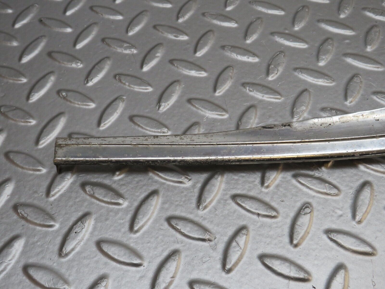 40492 Mercedes-Benz W110 230 Rear Windscreen Chrome Frame