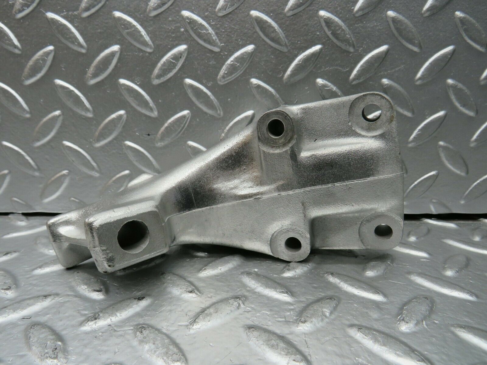 22833 Mercedes-Benz C107 450SLC Engine Mount Bracket Left Side 1162234604