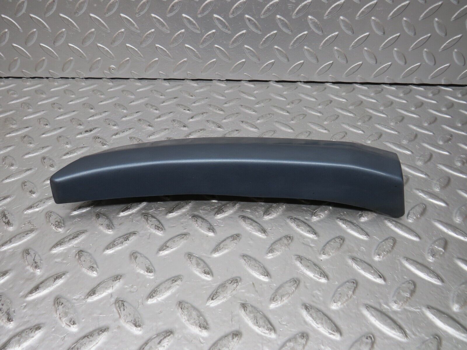 31219 Mercedes-Benz S124 220TE Rear Right Fender Wing Lower Moulding 1246902040