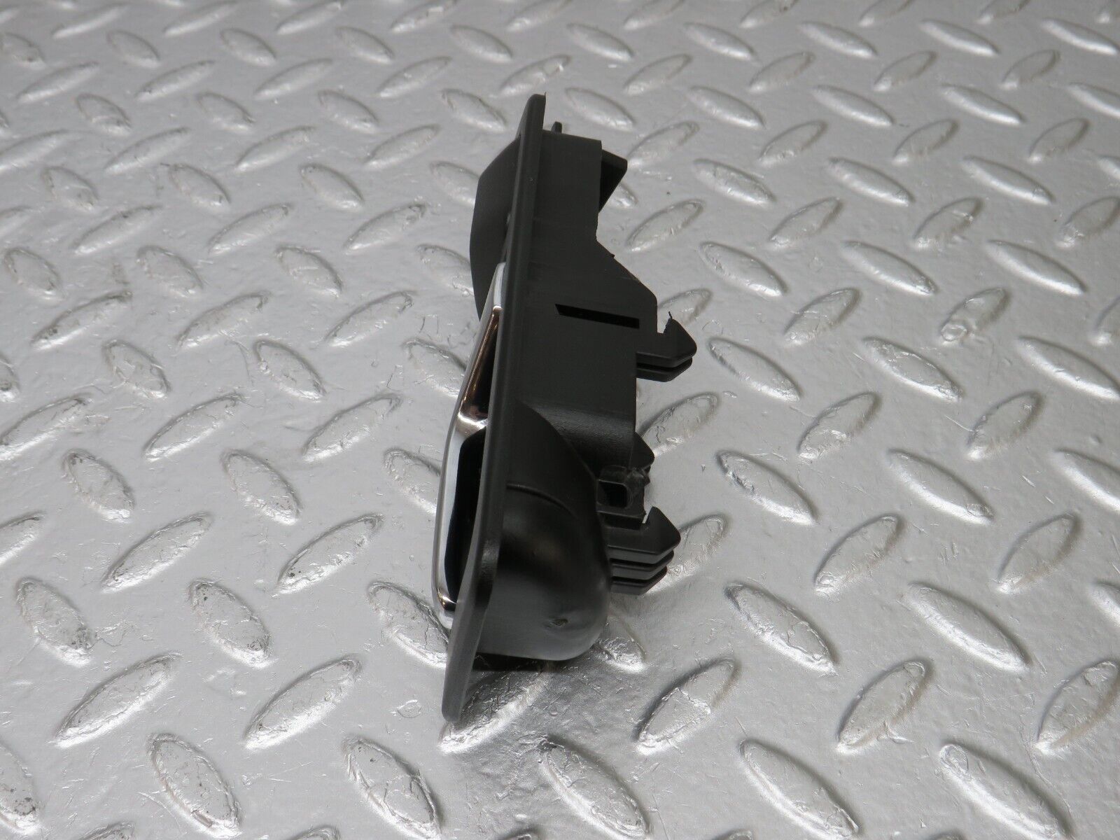 33644 Mercedes-Benz W201 190E 2.0L Left Interior Door Handle 2017660164