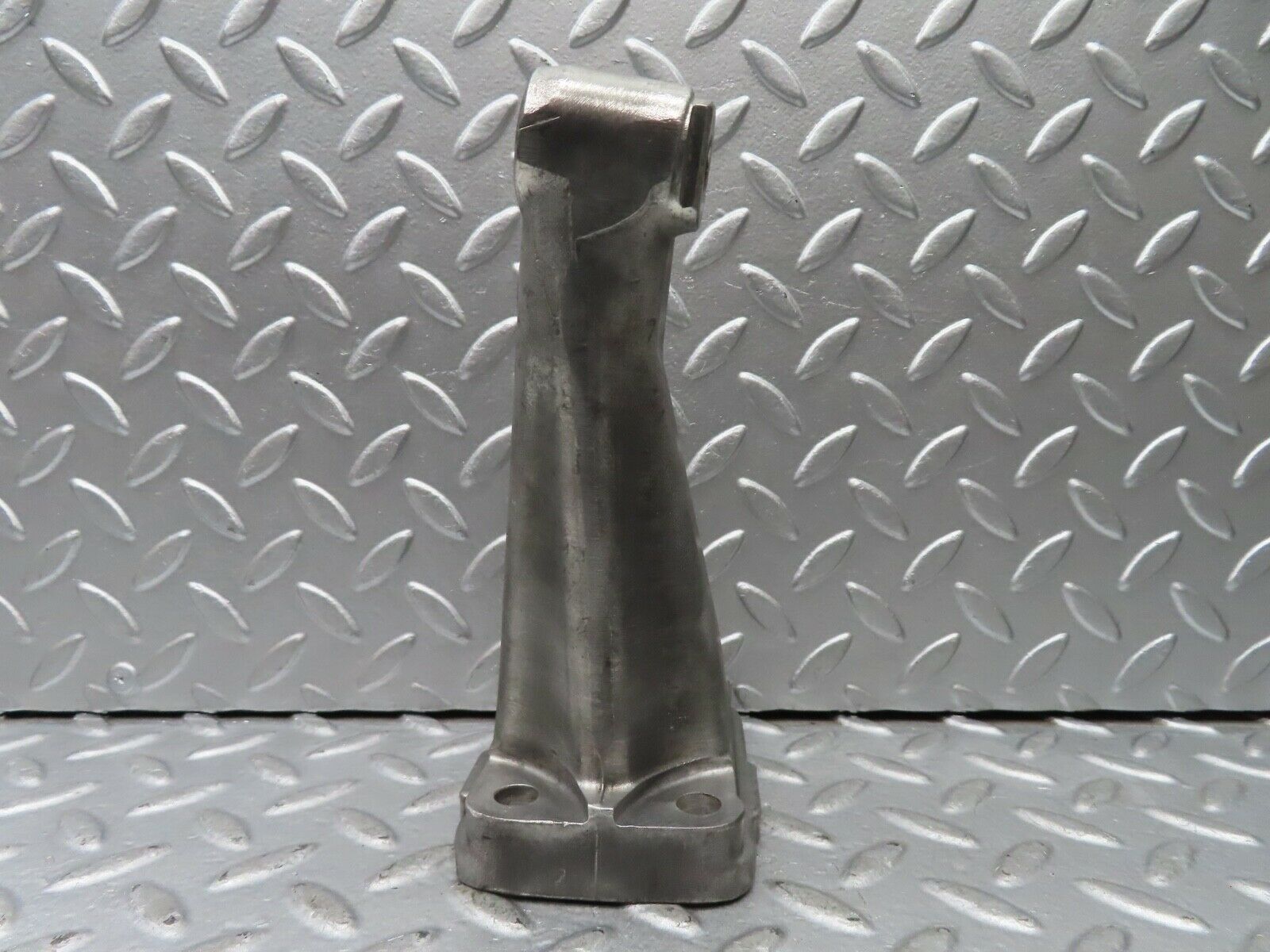 20352 Mercedes-Benz W114 280CE Coupe Engine Mount Bracket Right 1802233904