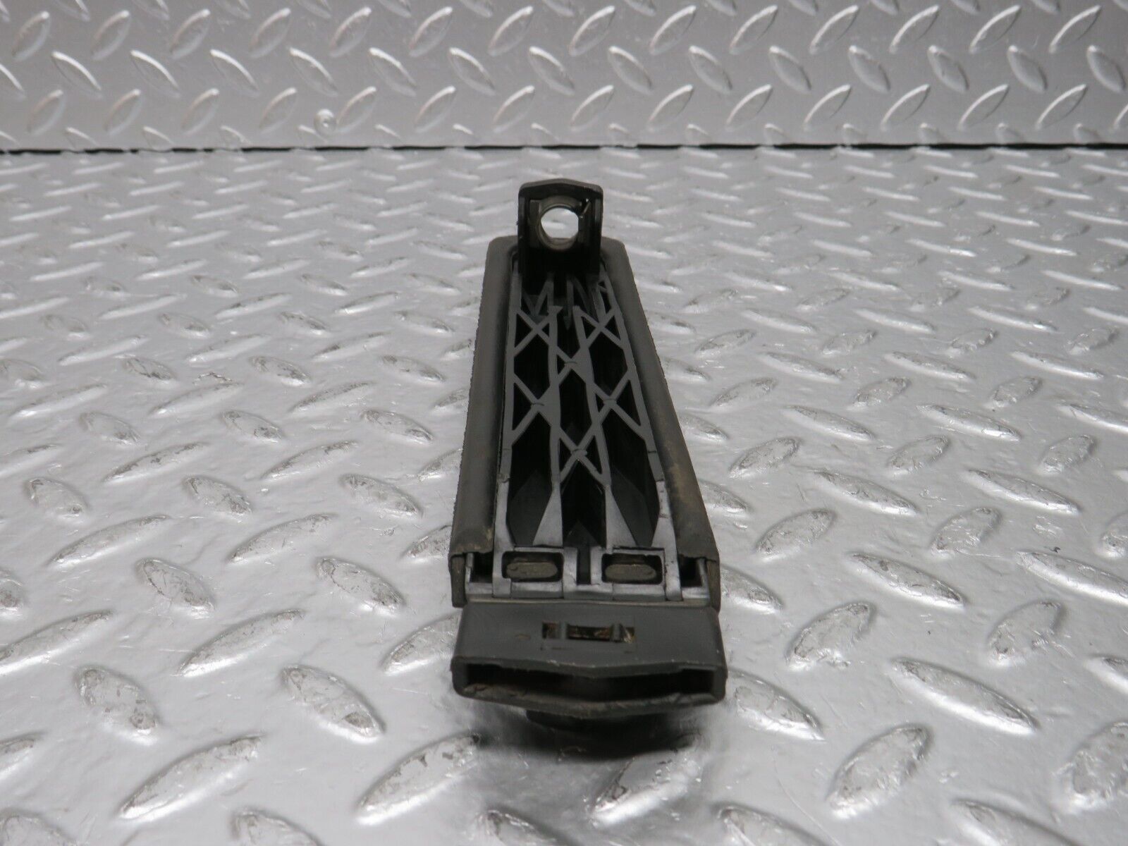 31125 Mercedes-Benz W123 200D Accelerator Pedal With Rubber 1163010182