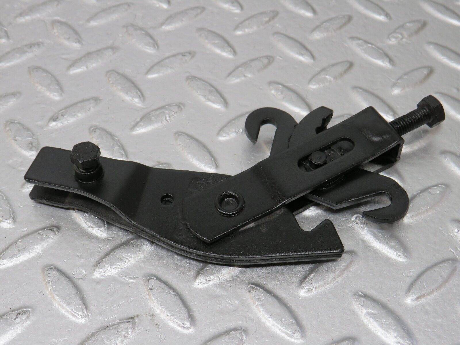 34677 Mercedes-Benz W124 260E Handbrake Adjusting Handbrake Regulator